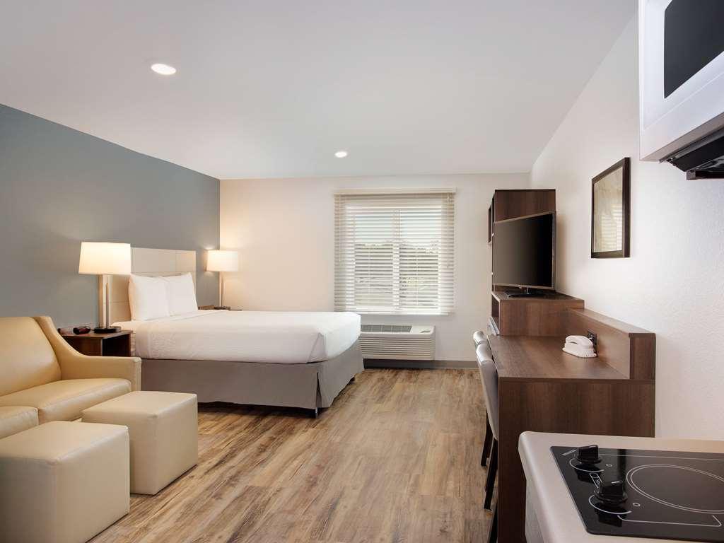 Extended Stay America Select Suites - Charlotte - Northlake Шарлът Стая снимка