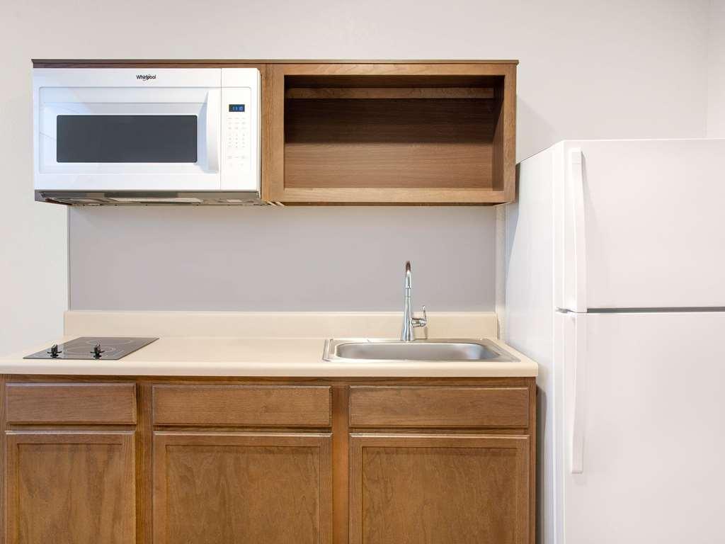 Extended Stay America Select Suites - Charlotte - Northlake Шарлът Стая снимка