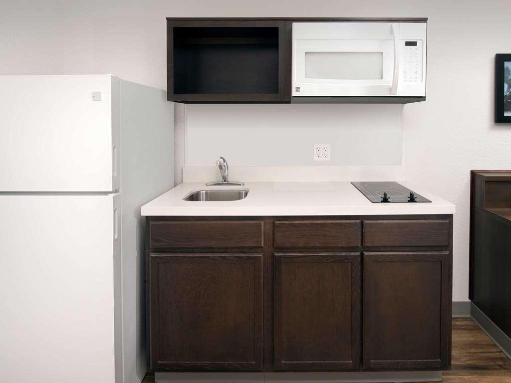 Extended Stay America Select Suites - Charlotte - Northlake Шарлът Стая снимка