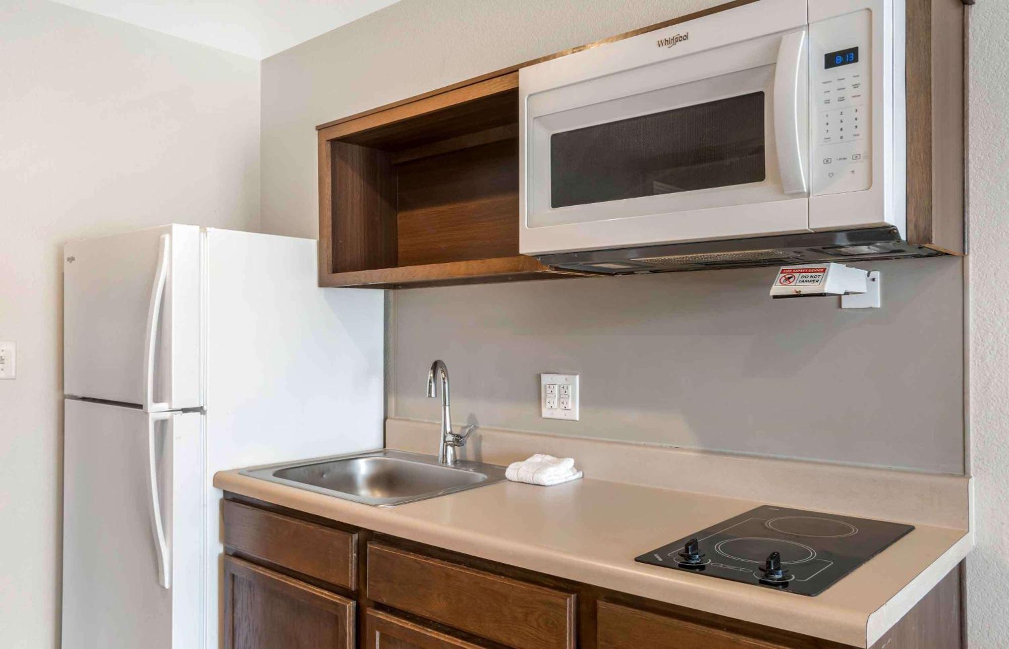 Extended Stay America Select Suites - Charlotte - Northlake Шарлът Екстериор снимка