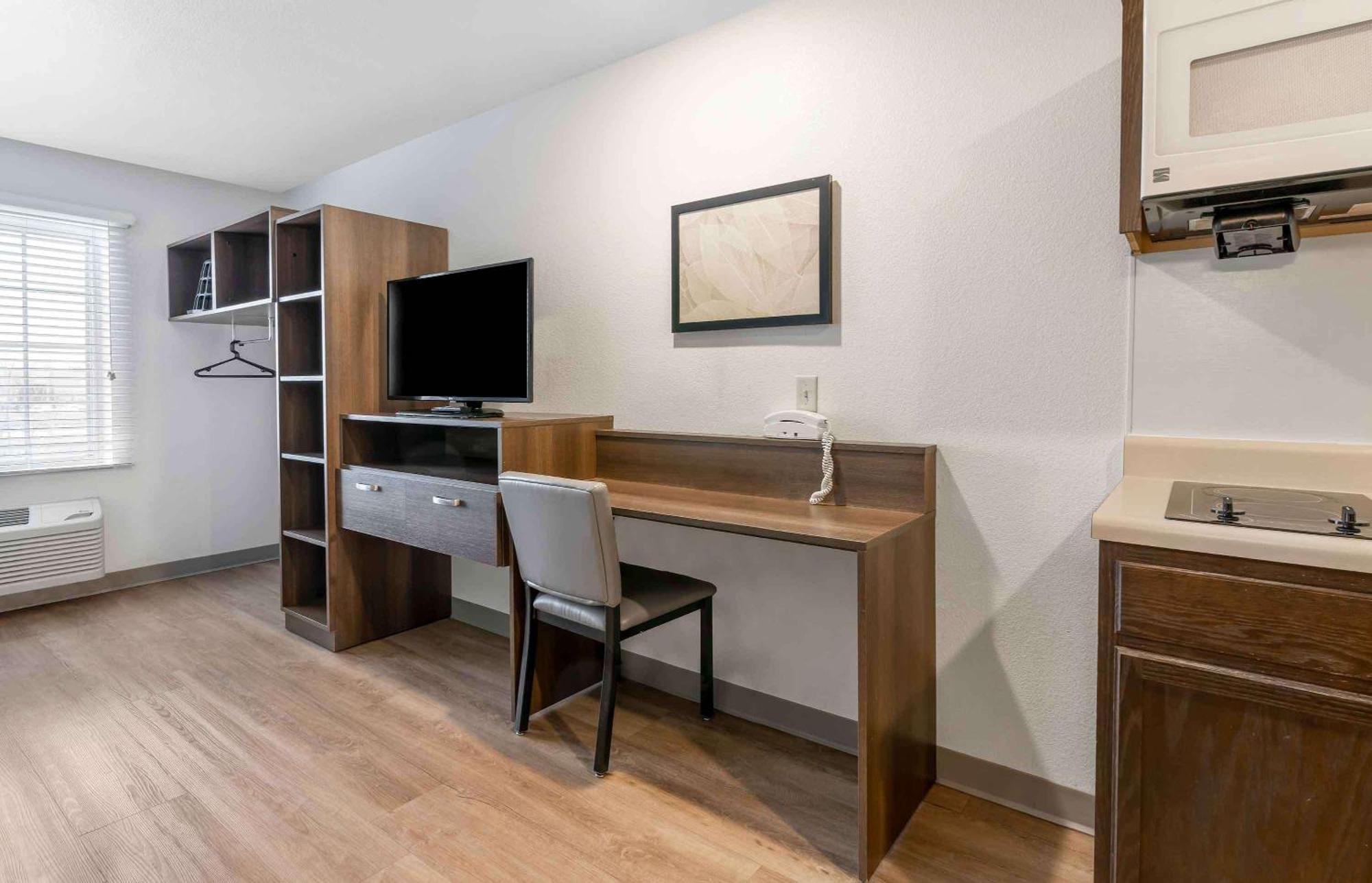 Extended Stay America Select Suites - Charlotte - Northlake Шарлът Екстериор снимка